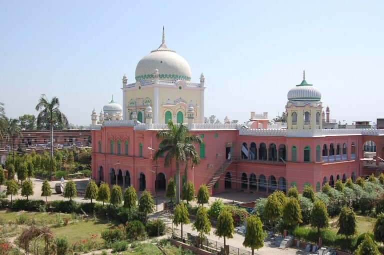 اے شہر آرزو تجھے کہتے ہیں الوداع