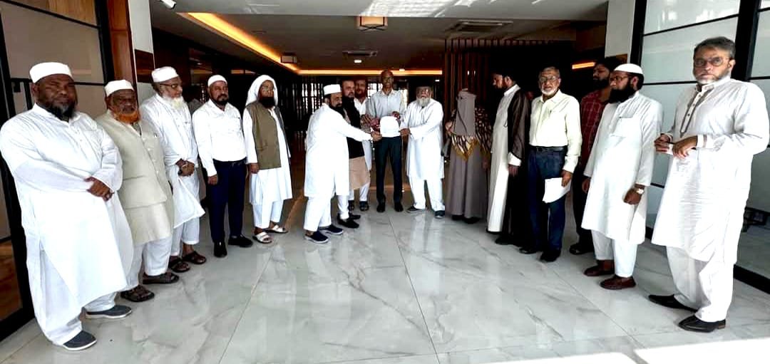 مہاراشٹرا کے تمام اضلاع میں ڈی ایم ، اور ممبئی میں گورنر کو آل انڈیا مسلم پرسنل لا ءبورڈ کا وقف قانون کے خلاف میمورنڈم