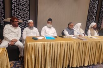 وقف قانون کے سلسلے میں  مسلم پرسنل لا بورڈ کا غیر مسلم دانشوران سے  ملاقات 
