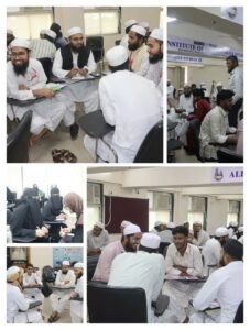 حاضرین کے درمیان دوران پروگرام باہمی مذاکرہ