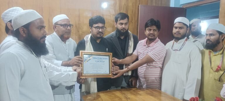 ملت ٹائمز کے بانی چیف ایڈیٹر جناب شمس تبریز قاسمی کو ملت پرائیڈ ایوارڈ
