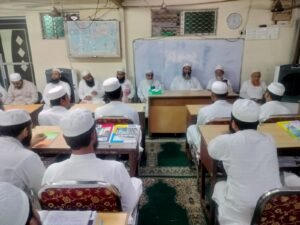 معروف سعودی عالمِ دین مفتی محمد عمر شفیق حجازی حفظہ اللہ کا مرکزالمعارف، ممبئی کا دورہ